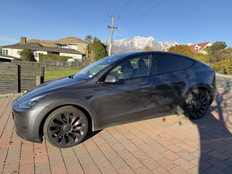 2024 Tesla Model Y Performance444553833208227849