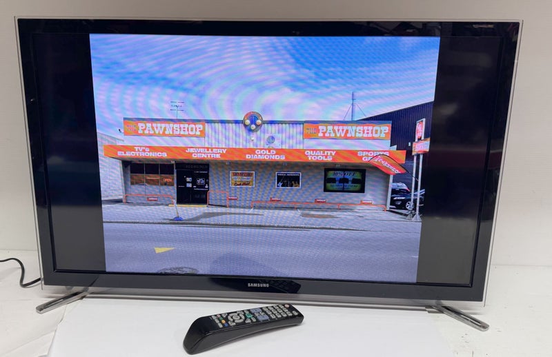 Samsung 32 inch TV and Remote Carousel 1