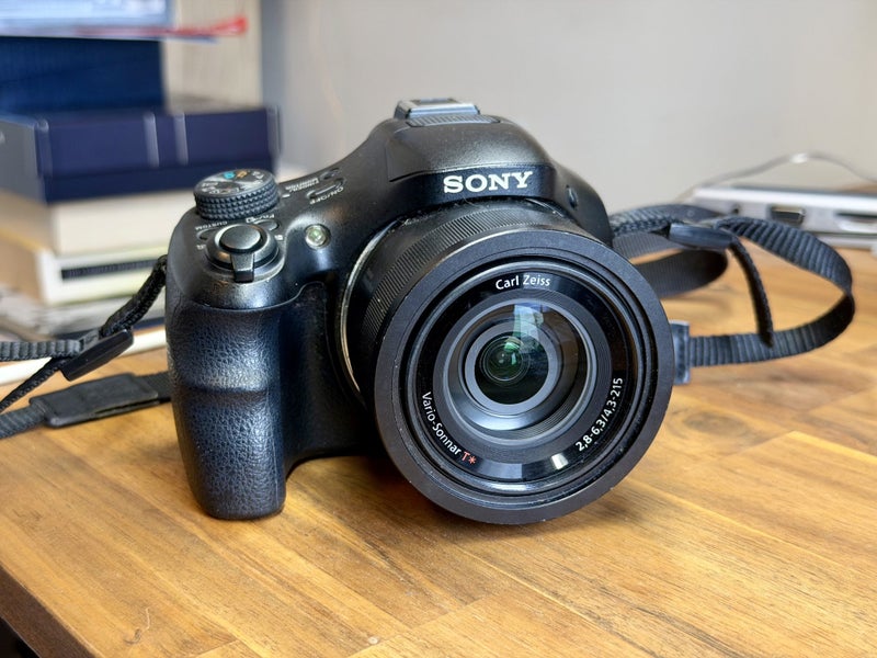 Sony Cyber-shot DSC-HX400V Carousel 1