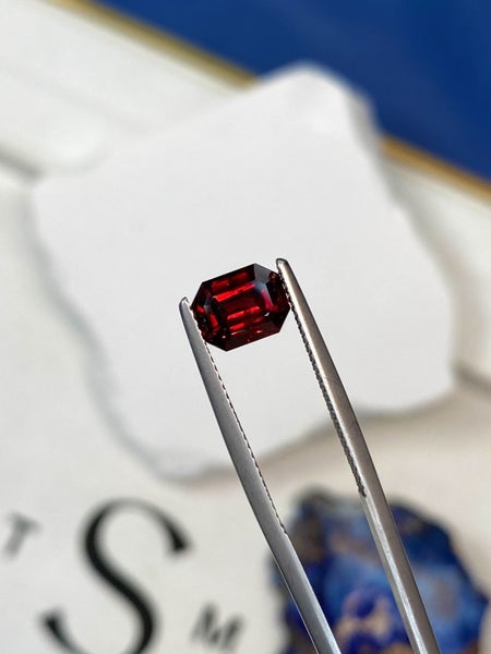 $1RES ~ 1.98ct Almandine Garnet * Exceptional Brilliance & Fire Carousel 3