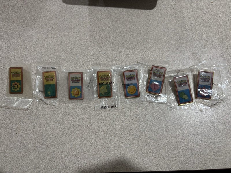 Pokémon Trading Card Game - Gym Leader Badges - original from 1999/2000 Carousel 1