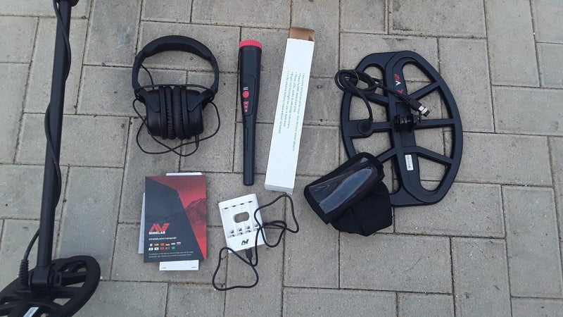 MINELAB VANQUISH 540 PRO PACK METAL DETECTOR USED TWICE Carousel 2