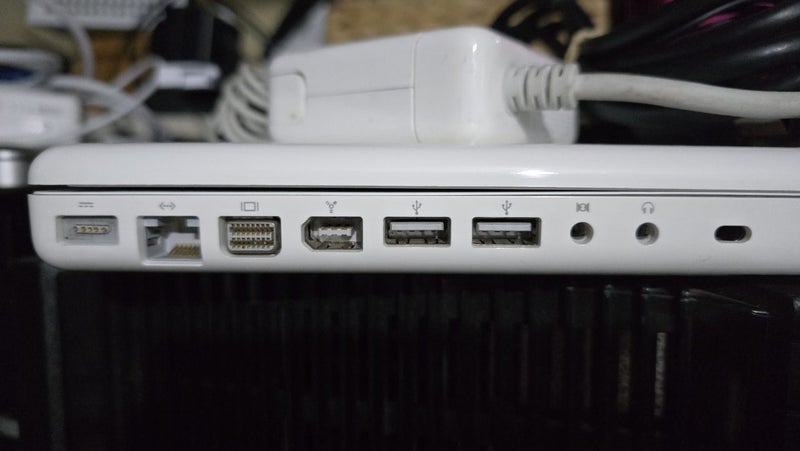 Vintage Macbook A1181 Laptop Carousel 6