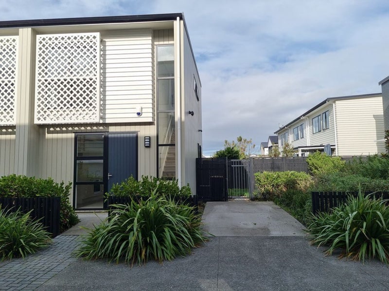 Image 1 of 8
