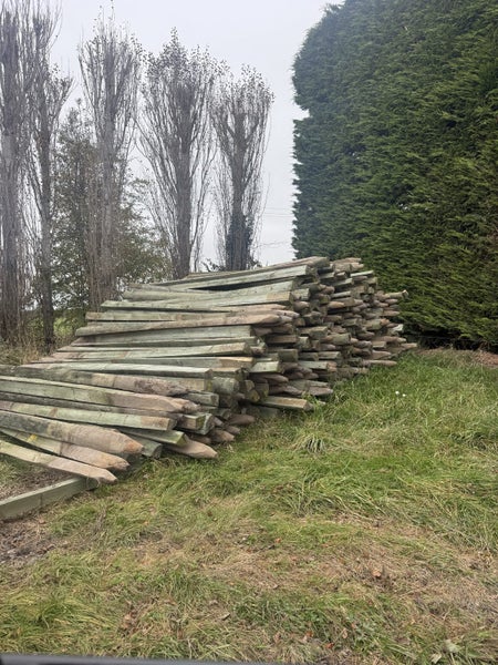 Posts - 3.6m 1/4 rounds Carousel 1