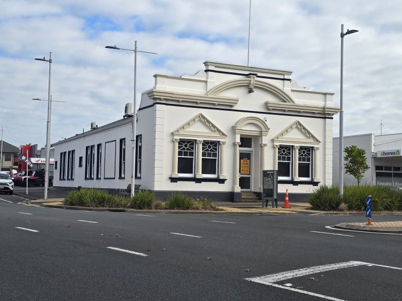 Image 1 of 21