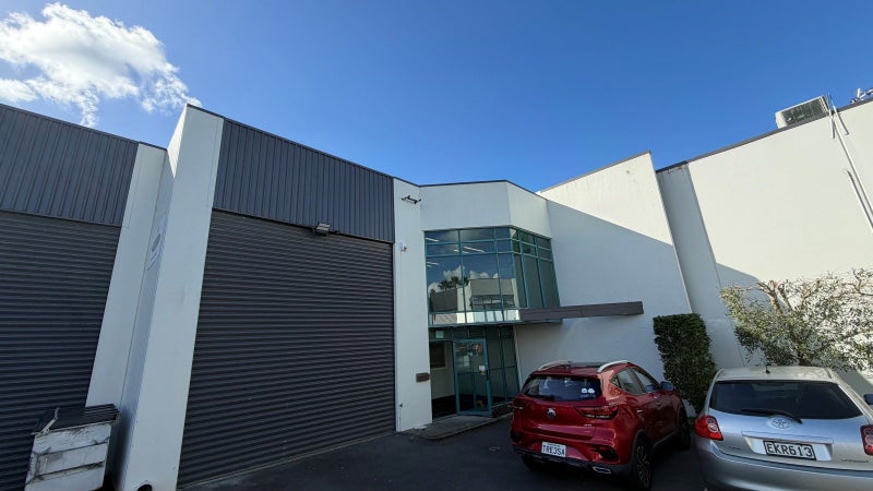 Image 1 of 7
