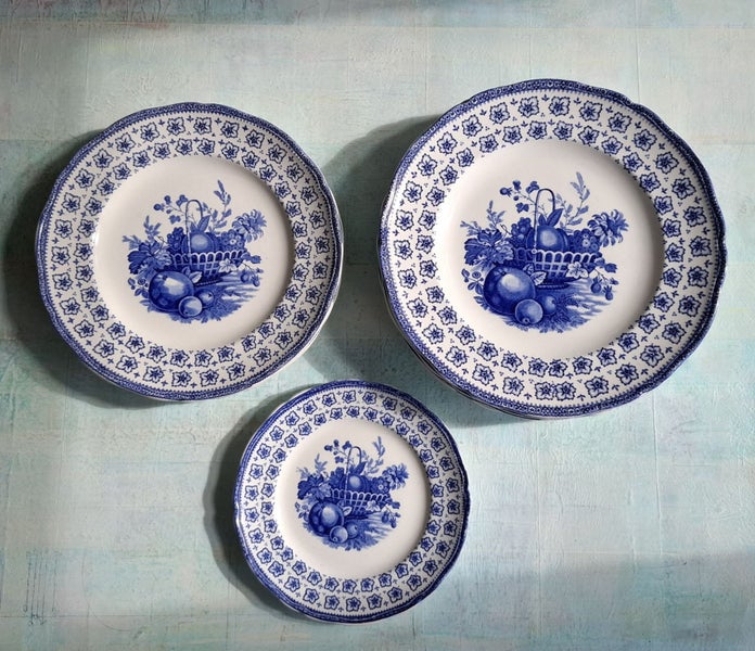 Part set (9 pieces) of Enoch Wedgwood - 'The Classic' blue and white