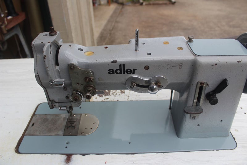 ADLER ZIG ZAG MODEL 98