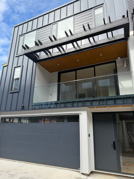 Image 1 of 21