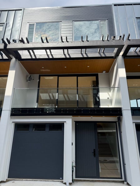 Image 1 of 20