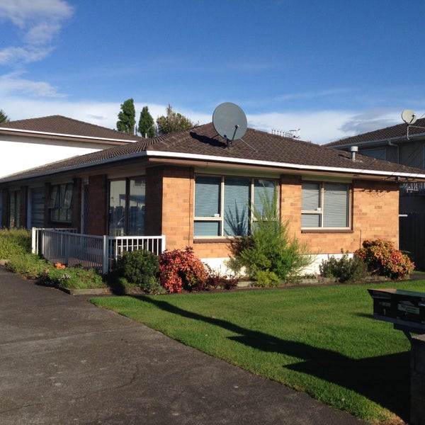 Mount Albert, 2 bedrooms
