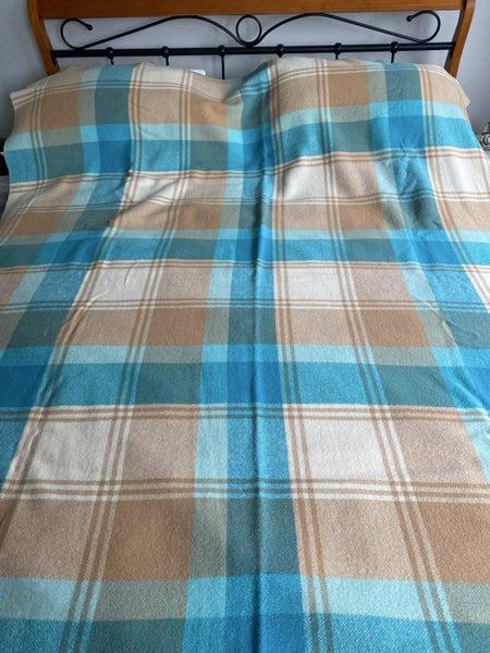 Double Roslyn Coronation Blanket made from pure New Zealand wool. Carousel 5
