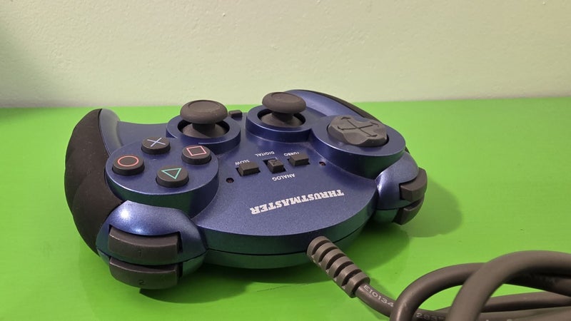 Thrustmaster Shockhammer PS1/PS2 Controller Carousel 2