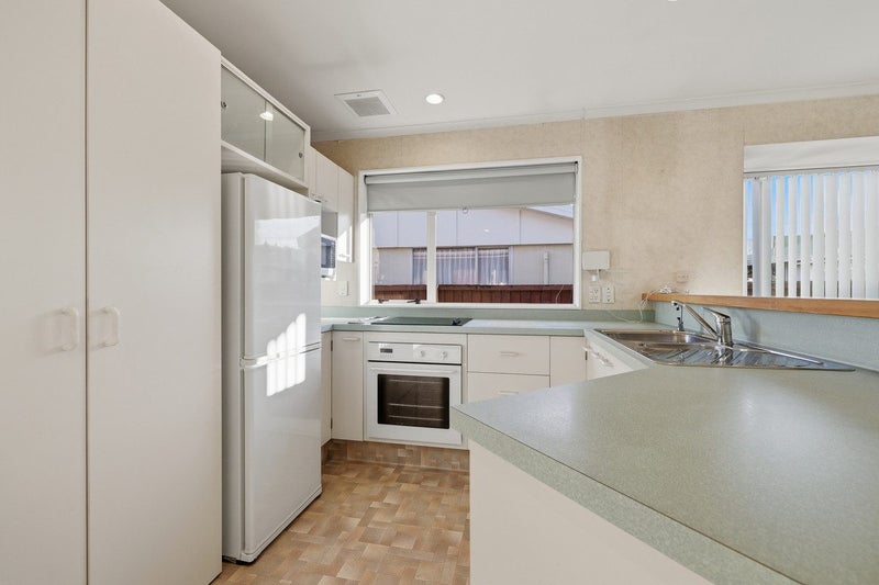 Image 3 of 25