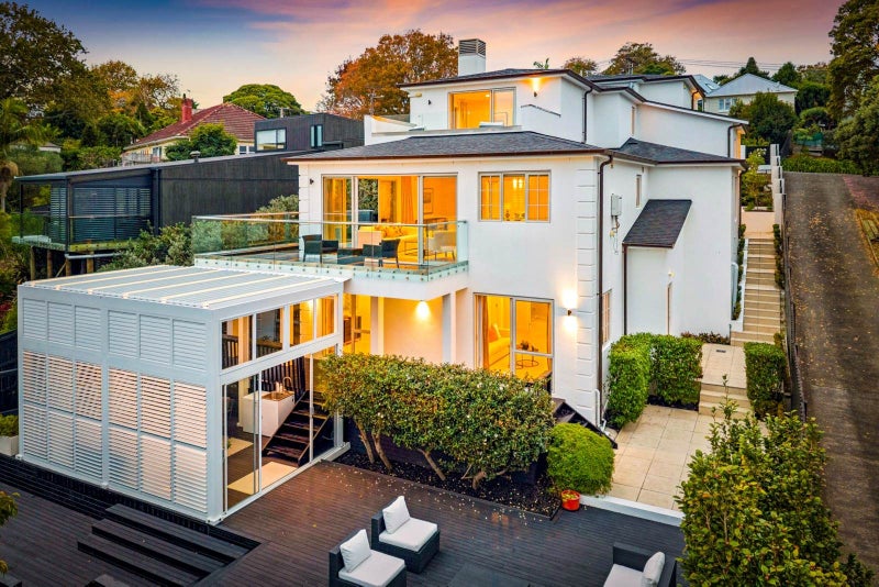 SOLID MASTERPIECE ON FULL SITE – DGZ!