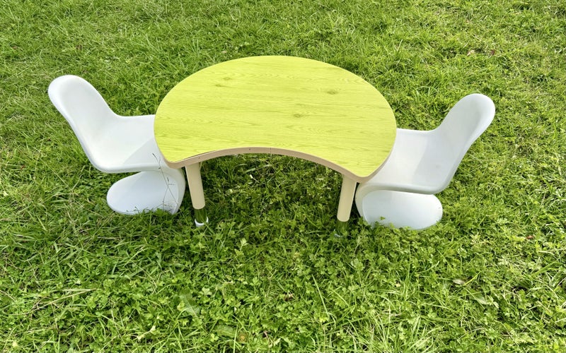 Children's table and 2 chairs Carousel 5