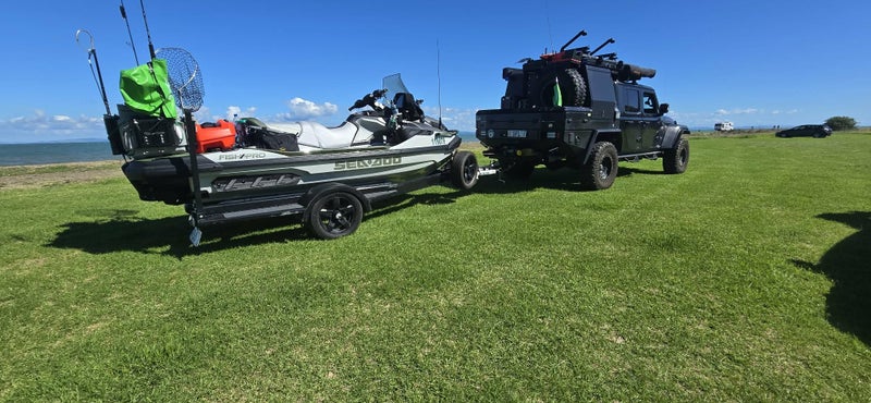 2025 Sea-Doo FishPro Apex 300