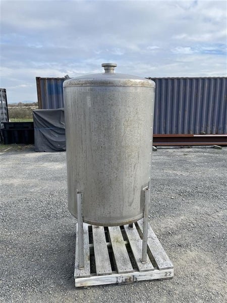 Stainless Tank Carousel 1