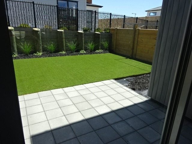 Image 1 of 7