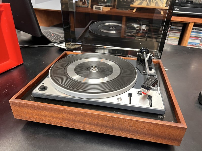 Vintage Dual 1225 Turntable Carousel 2