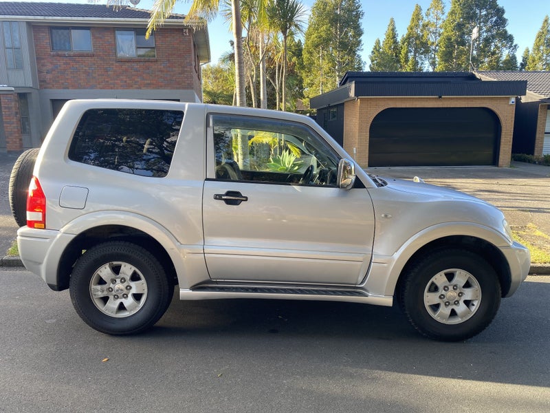 2002 Mitsubishi Pajero