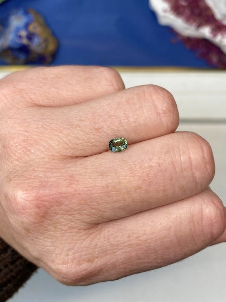 $1RES ~ $1000 Buy Now * 0.52ct Green Sapphire Carousel 3