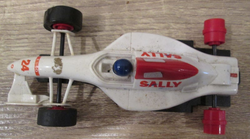SCALEXTRIC C693 TEAM SALLY FERRIES F1 CAR Carousel 1
