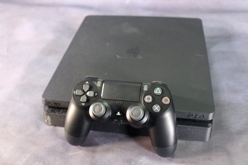 SONY PLAYSTATION 4 BUNDLE "AFTERPAY" 500GB GREAT CONDITION “GREAT BARGAIN” $249 Carousel 2