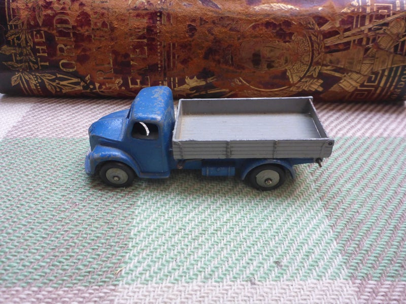 Vintage Dinky Toys Diecast Toy Car No. 414 Dodge Tipper Wagon Die Cast Toy Carousel 1