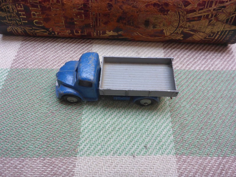Vintage Dinky Toys Diecast Toy Car No. 414 Dodge Tipper Wagon Die Cast Toy Carousel 2