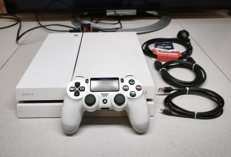 PS4 Original 500GB 3.15 Rare early firmware! - Jailbreakable (#1897) Carousel 1