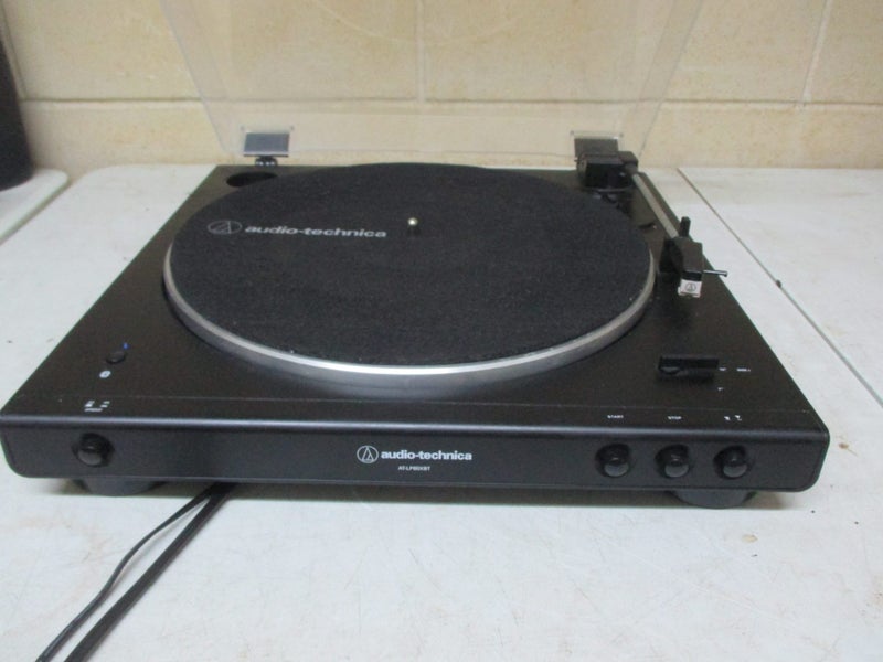 Audio Technica turntable with switchable pre-amp & bluetooth Carousel 1