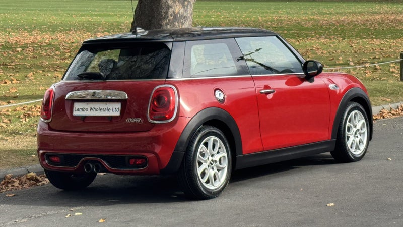 2015 MINI Cooper S 2.0 Turbo - 6-Speed Auto - E...459929064131809282