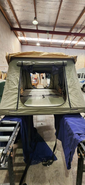 Roof Tent Pre-Owned Carousel 1