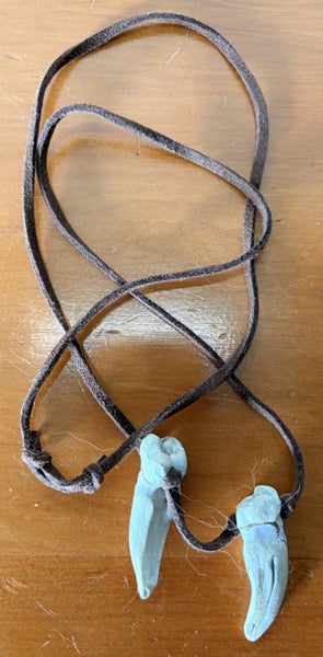 Rare Official Resistance 3 "Chimera Tooth" Necklace - Promo / Press Kit Carousel 1