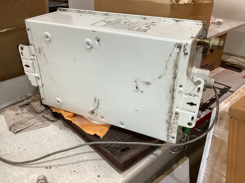 Rheem 24 Continuous Hot Water Unit - #5776. Carousel 7
