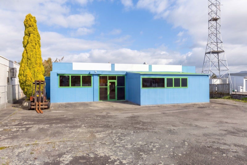 Image 1 of 18