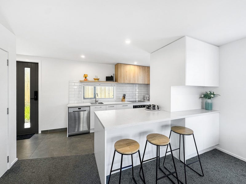 City Fringe Airbnb with Proven Returns image 7
