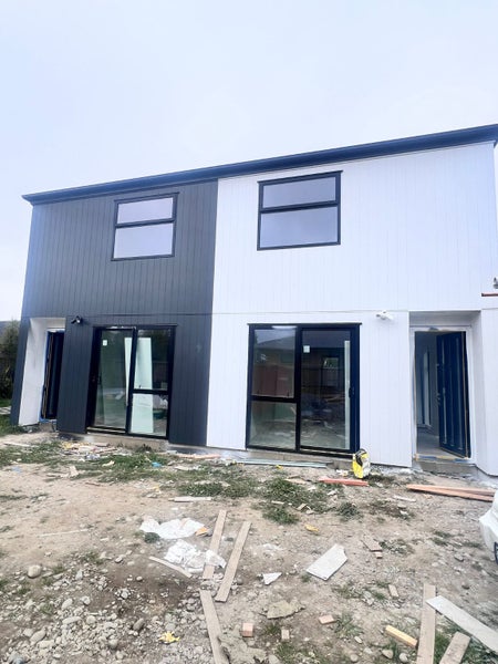 Image 1 of 7