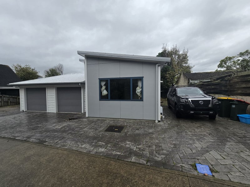 Image 1 of 10