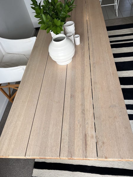 John Pawson designed table, Indice design Akl . Carousel 2