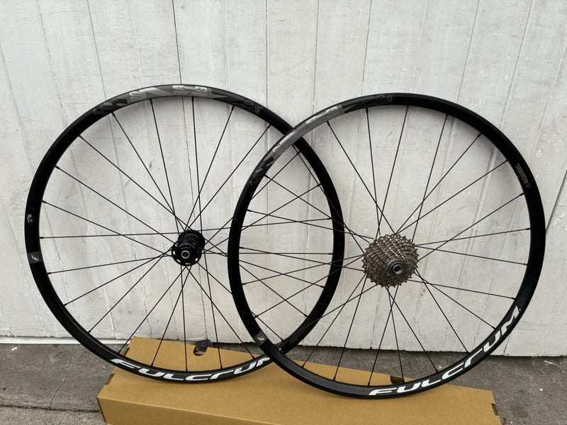 Fulcrum Racing 700DB Gravel DISC wheelset Carousel 1