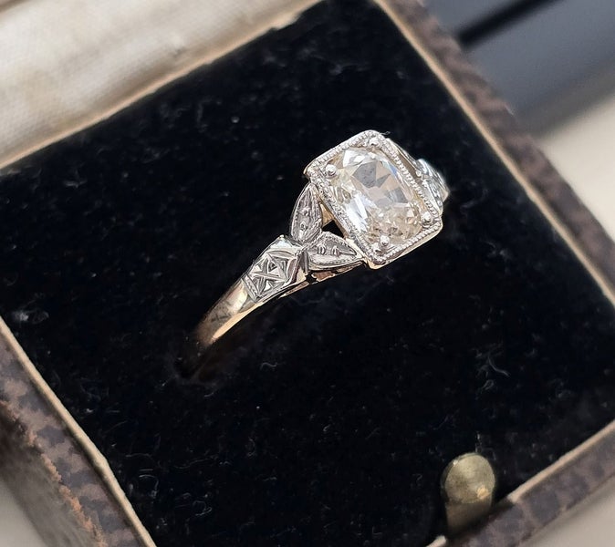 Elongated cushion old mine cut diamond 1 carat 18ct gold- Handmade Carousel 1