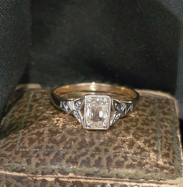 Elongated cushion old mine cut diamond 1 carat 18ct gold- Handmade Carousel 2