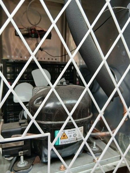 Under Counter Fridge Freezer for Food Trailer Carousel 5