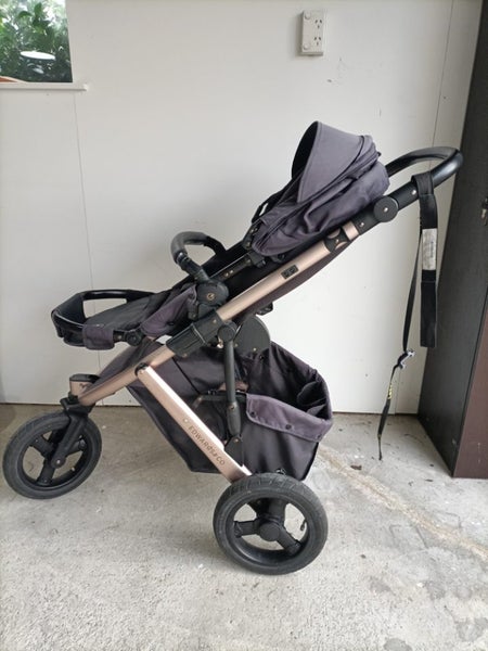 Edwards and co pram + lascal buggyboard448930236272496642