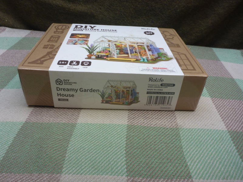 Unopened Rolife Model DIY Miniature House DG163 Dreamy Garden House Model Kit Carousel 2