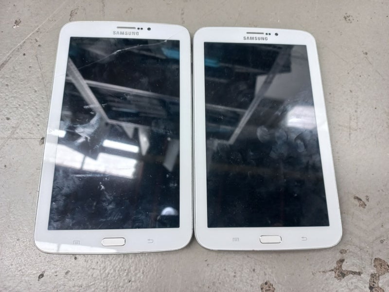 2 Samsung Galaxy White Tablets Carousel 1