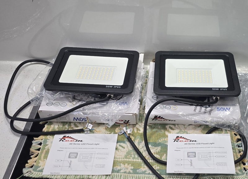 Flood lights $1 Reserve Carousel 1
